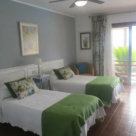 Apartamento En Zona Residencial Con Vistas Al Mar. *
